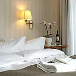 فندق Doberaner Hof 3*
