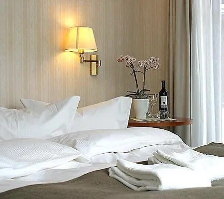 מלון Doberaner Hof 3*