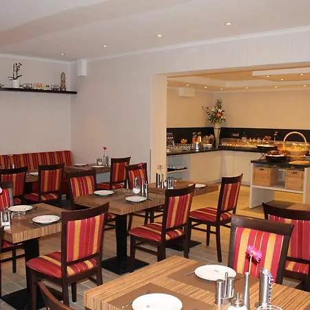 Doberaner Hof מלון באד דובראן