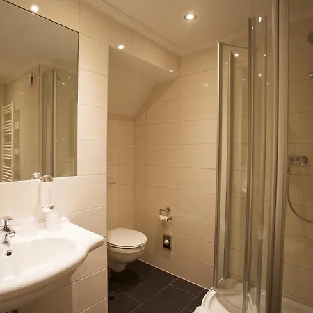 Doberaner Hof 3* באד דובראן