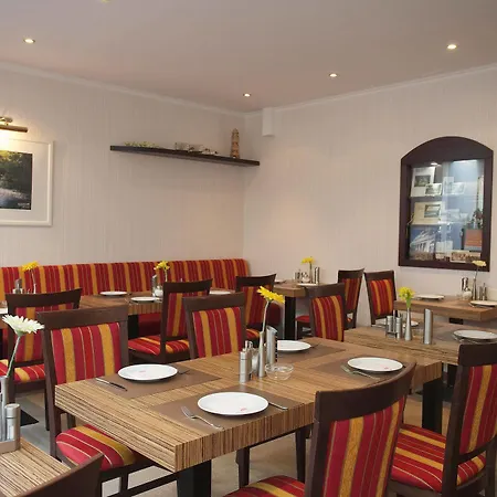 מלון Doberaner Hof 3*