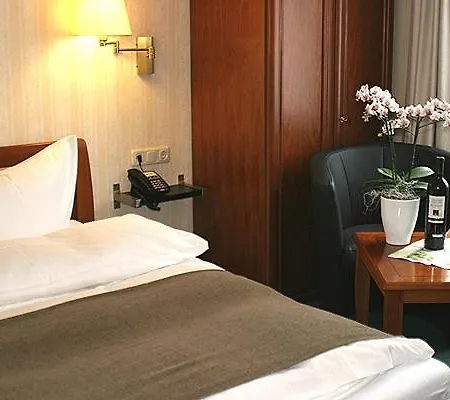 מלון Doberaner Hof 3*